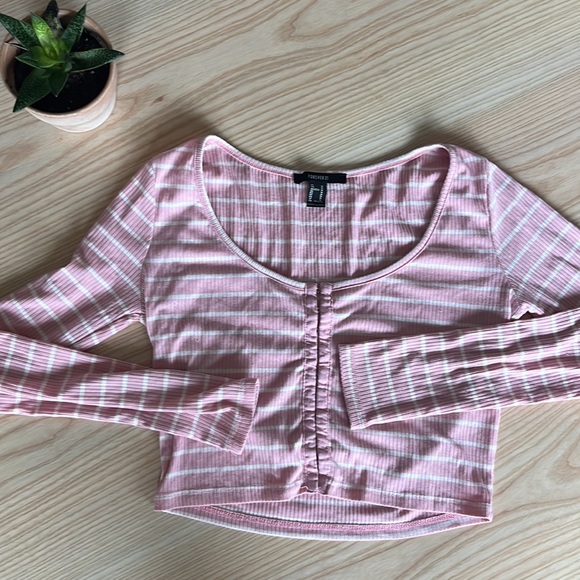 Forever 21 Tops - Women’s Forever 21 Top